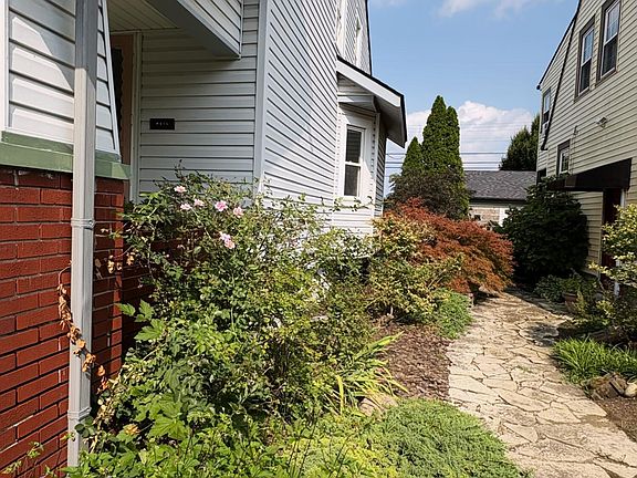 3rd image of 98 Roys Ave