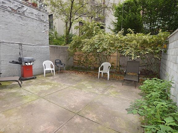 4th image of 31 W 75th St APT B