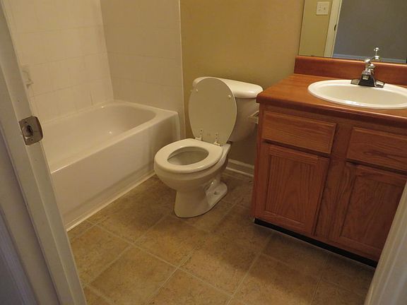 4th image of 741 White Dr APT 14