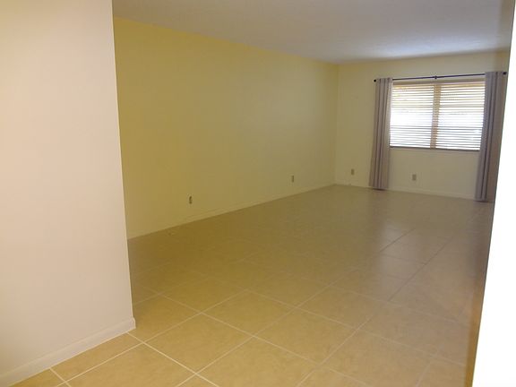 3rd image of 669 W Oakland Park Blvd APT 110B