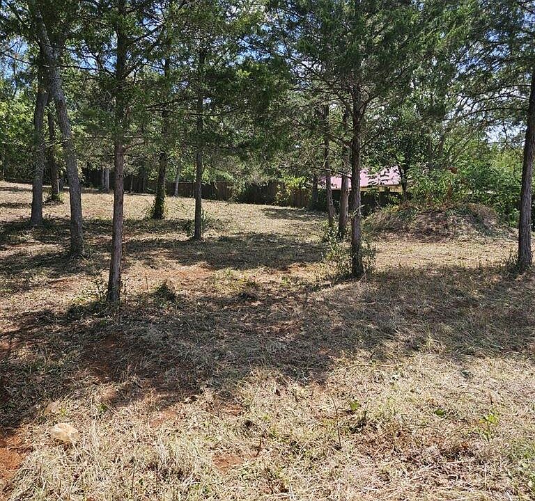 2nd image of 433 Timberline Rd