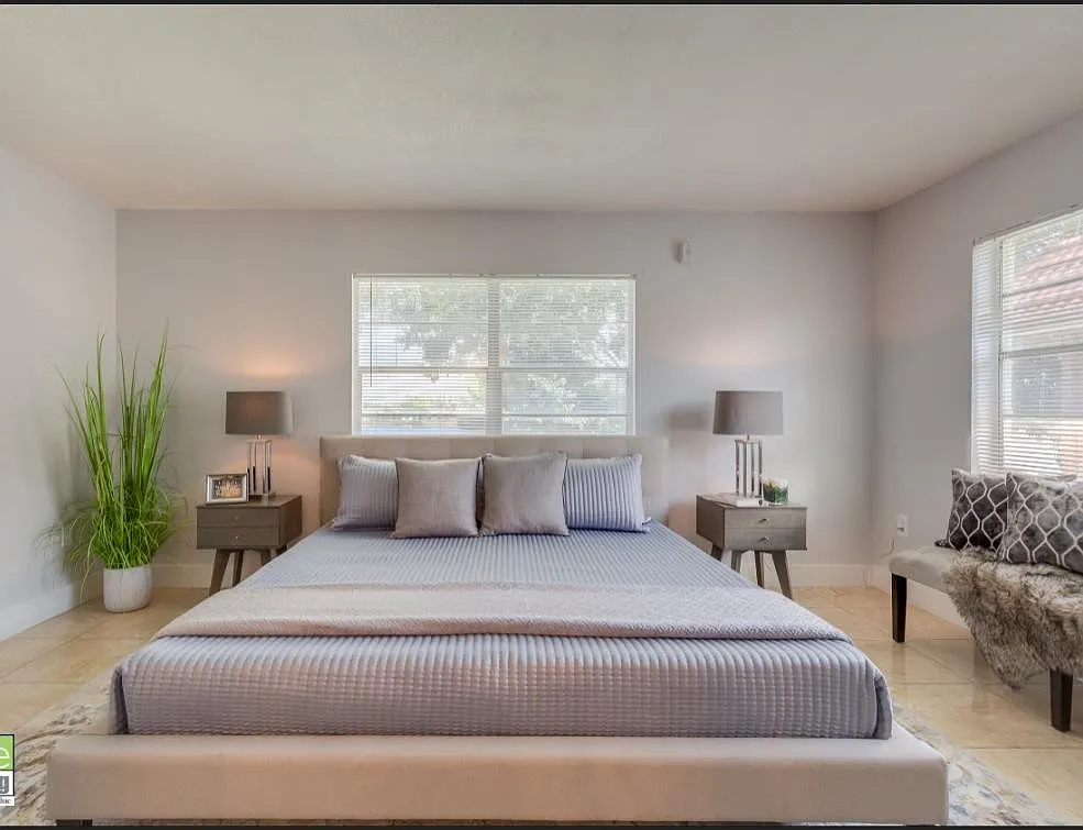 3 bed, 1198 sqft, $2,395 — Photo 2