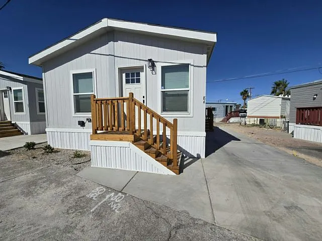 2537 Las Vegas Blvd N #84