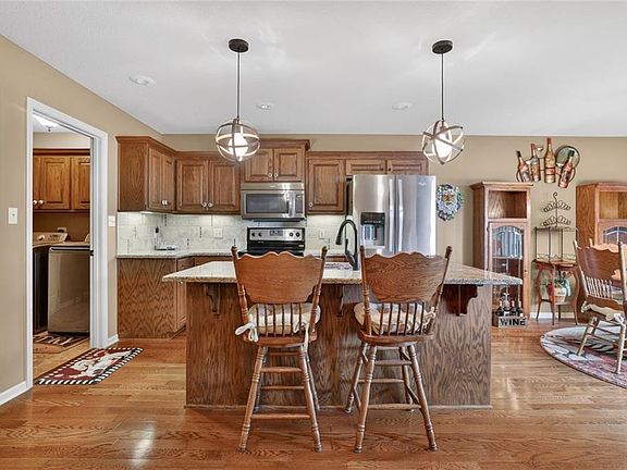 5th image of 8606 N Utica Ct