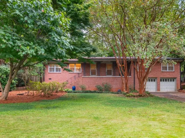 1077 Vistavia Cir, Decatur, GA 30033
