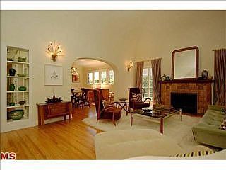 3rd image of 226 N Gower St