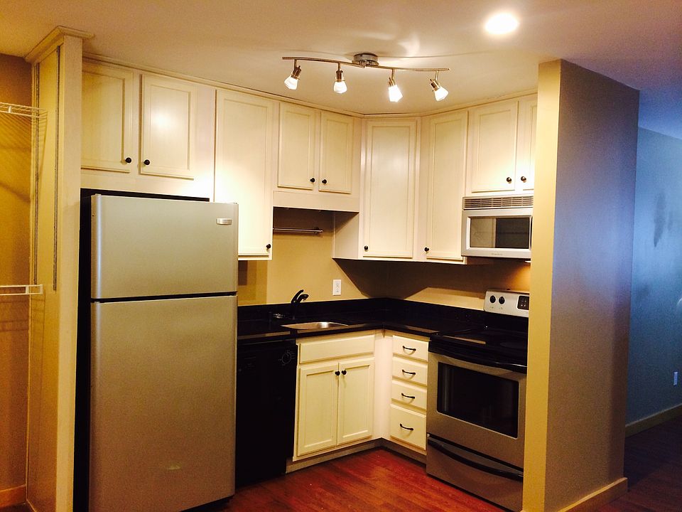 1st image of 840 Malabu Dr APT 209