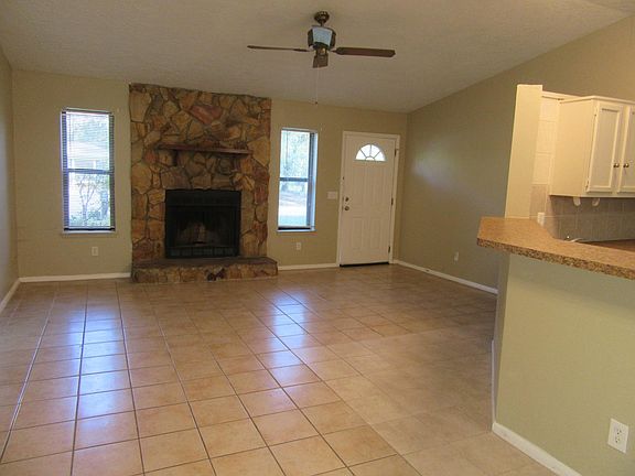 5th image of 370 Seahorse Cir SE