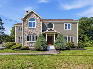 14 Pleasant St, North Reading, MA 01864