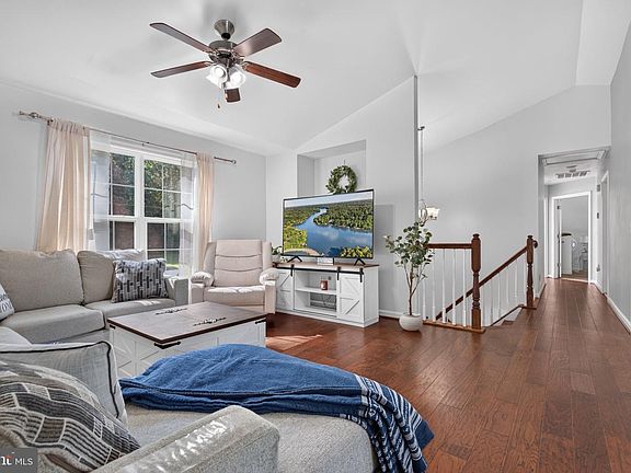 5th image of 108 Waring Dr
