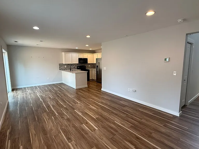 24028 SE 262nd St — Photo 4