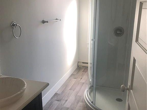 5th image of 423 Sater St