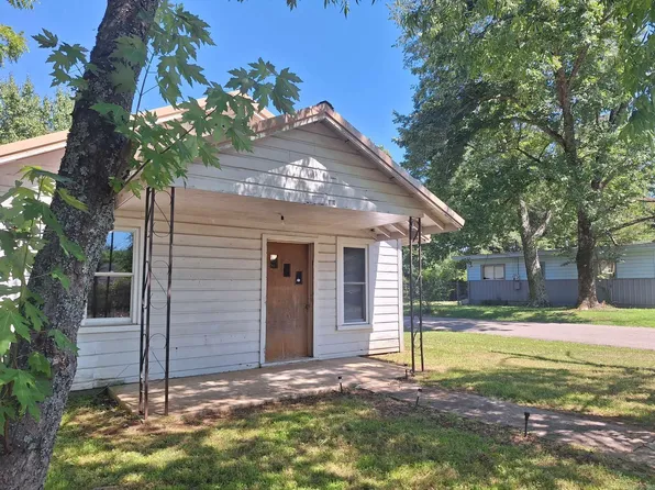 1110 Tyler St, Mena, AR 71953