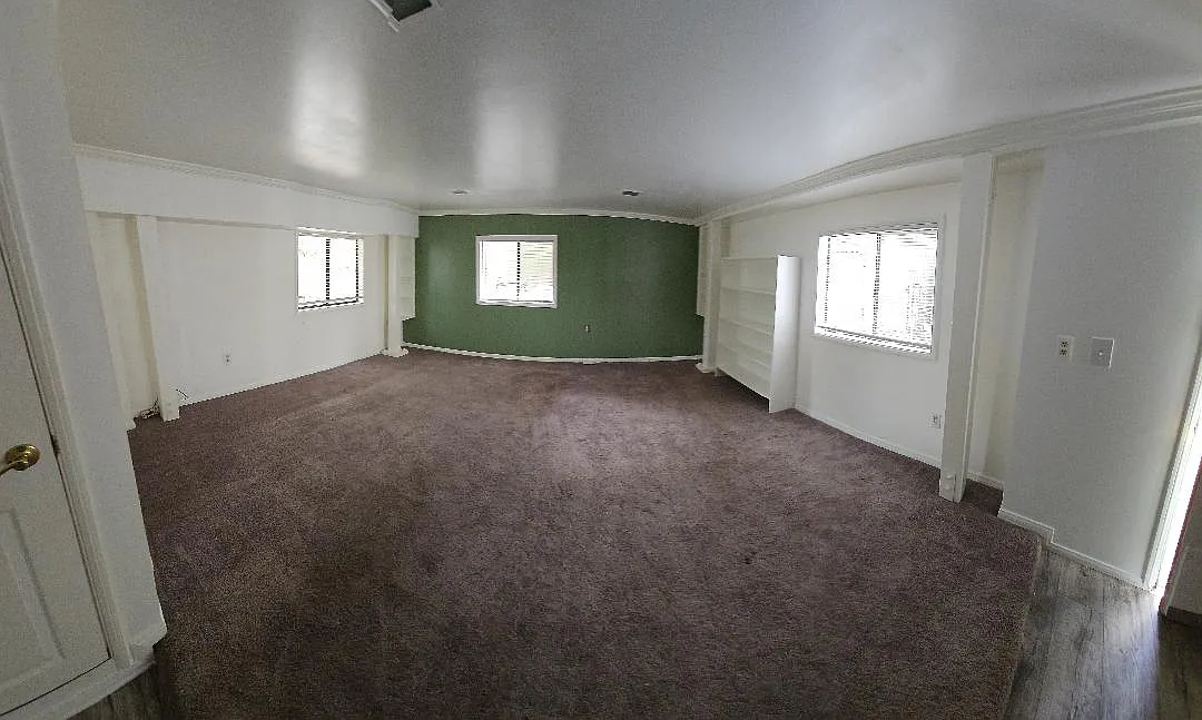 9541 Haines Canyon Ave — Photo 4