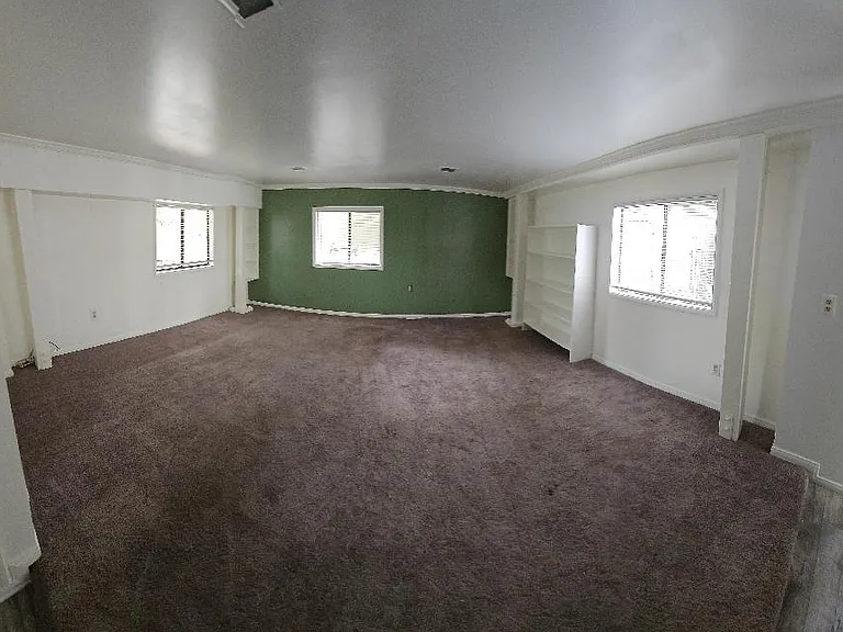 9541 Haines Canyon Ave — Photo 4