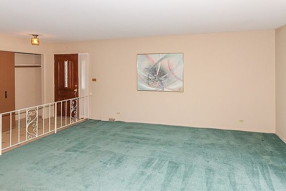 5th image of 277 Denver Dr
