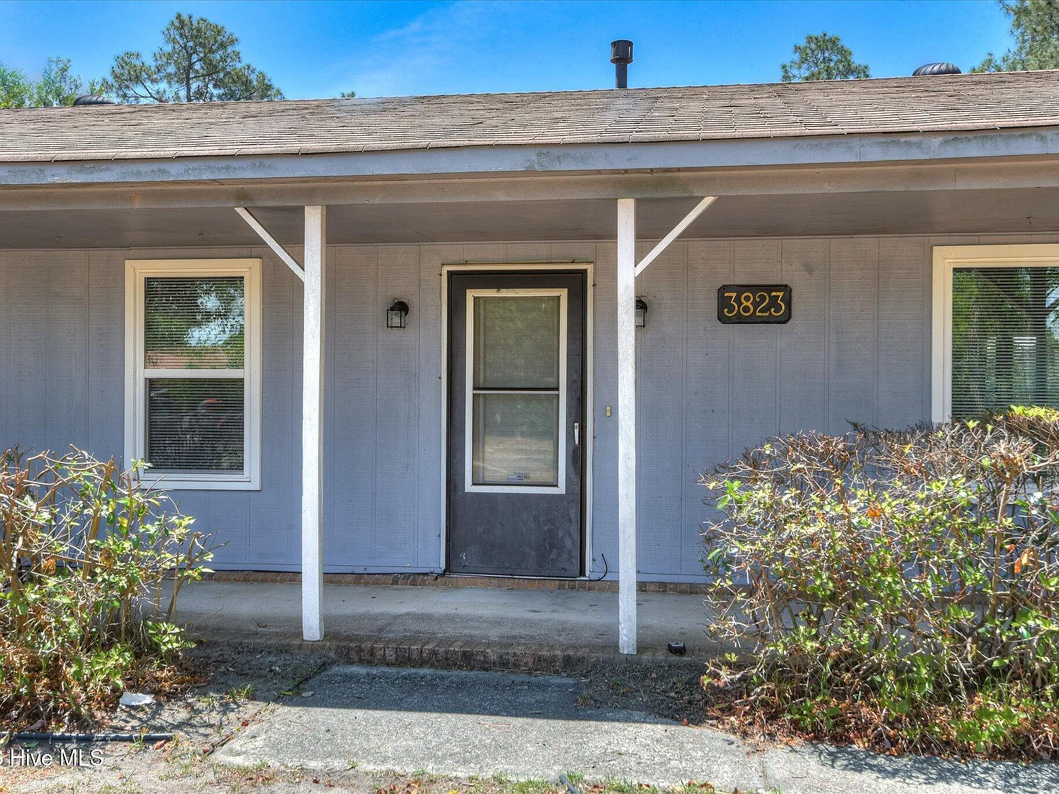 3 bed, 2.0 bath, 1380 sqft, $1,400 — Photo 2