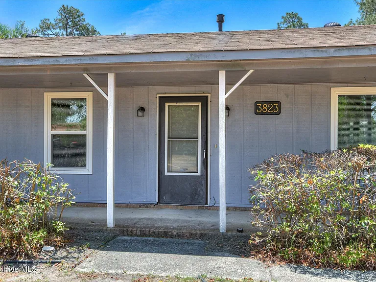 3823 Fairington Dr — Photo 2