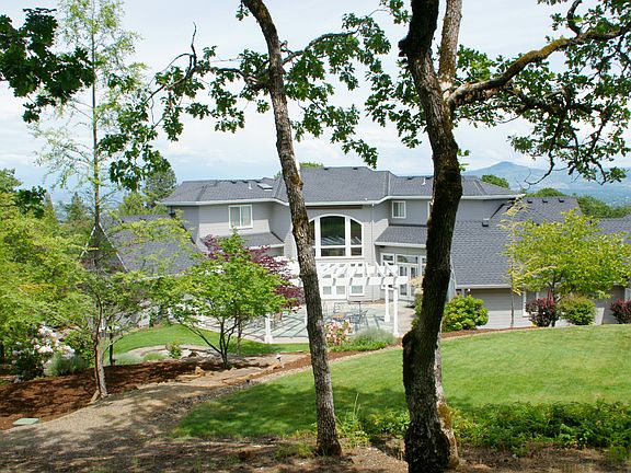 3rd image of 560 Coachman Dr