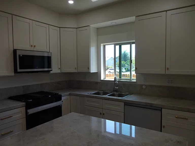 228 1/2 Dean Dr — Photo 16