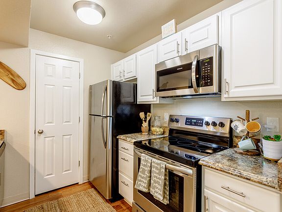 4th image of 1100 E 17th Ave #Fac19e033