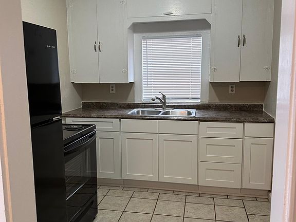 3rd image of 720 W Kenedy Ave #16