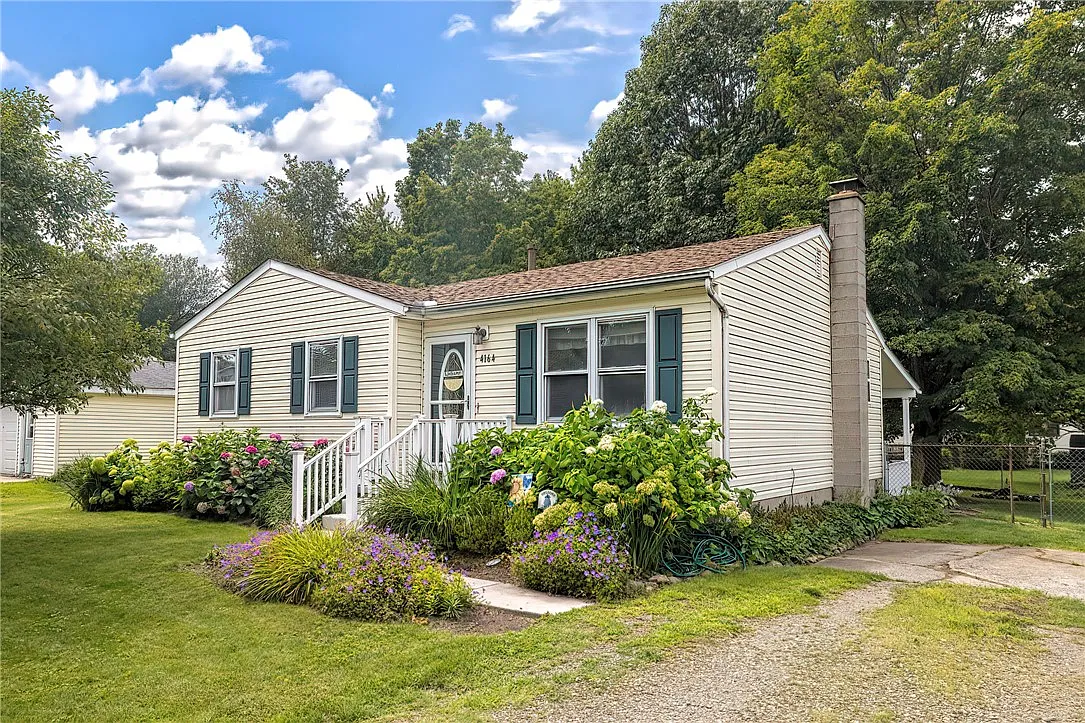 4164 Emily St photo 1