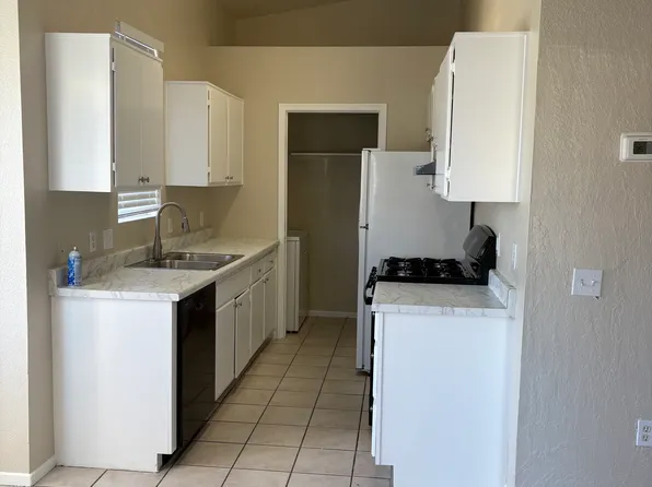 1521 Henry Dr, Las Vegas, NV 89110