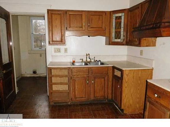 2nd image of 1017 E Cesar E Chavez Ave