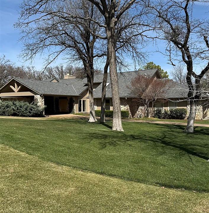 1st image of 3808 Ridgewood Dr