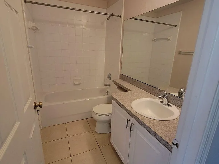 2216 NW 52nd Pl — Photo 14
