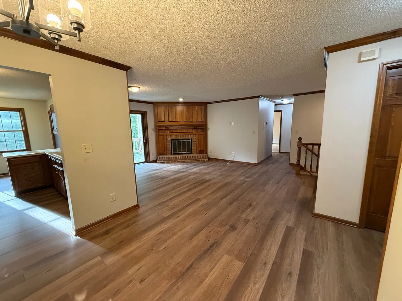 4 bed, 2150 sqft, $2,400 — Photo 2