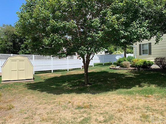 3rd image of 2626 Evergreen Dr