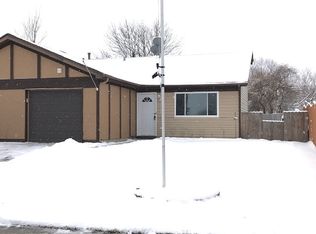 3315 Fox Hill Rd, Aurora, IL 60504