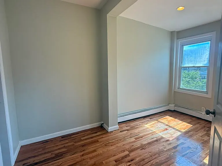 29 Baldwin Ave #2F — Photo 3