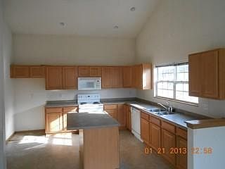 3rd image of 628 S Balsam Dr