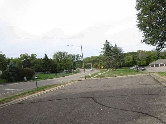 Exterior Neighborhood (street photo)