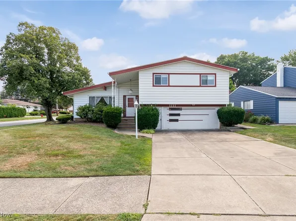 1111 Jackie Ln, Mayfield Heights, OH 44124