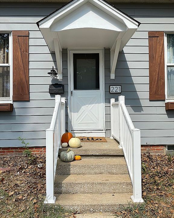 1st image of 221 E South St