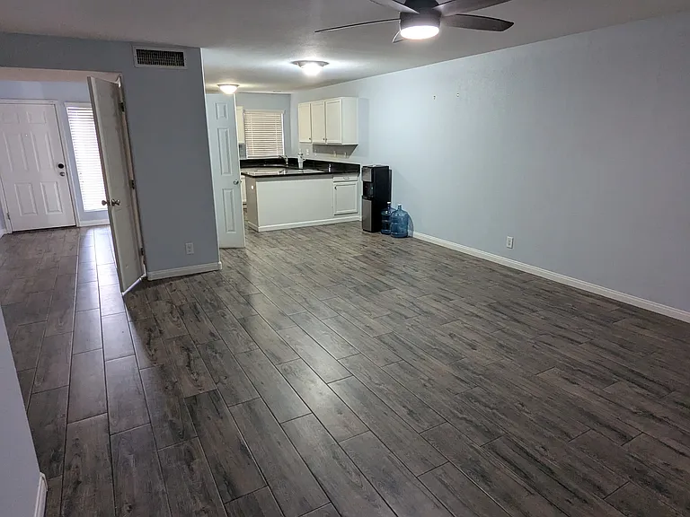 220 N 22nd Pl #1006 — Photo 10