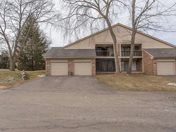 29664 Pine Ridge Cir #1, Farmington Hills, MI 48331