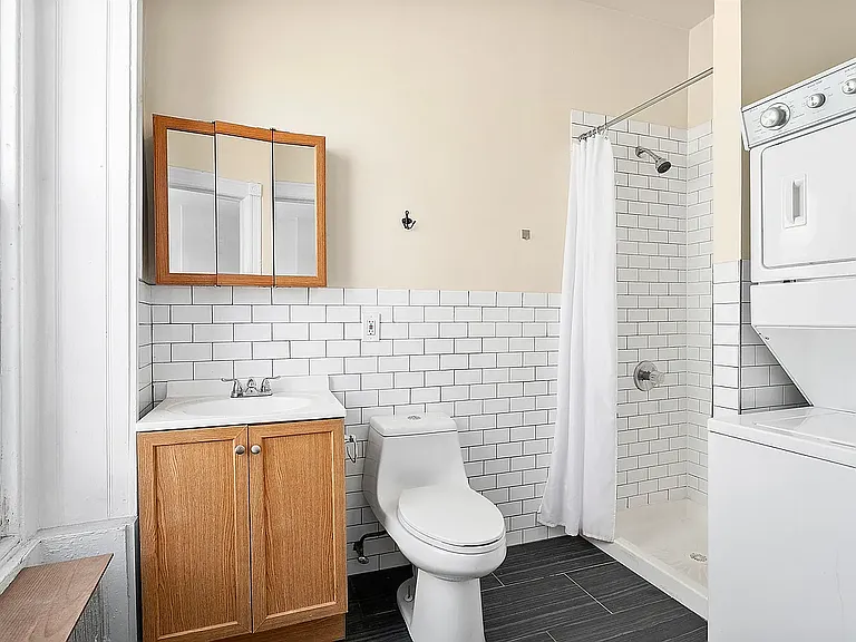 461 4th Ave #2 — Photo 4