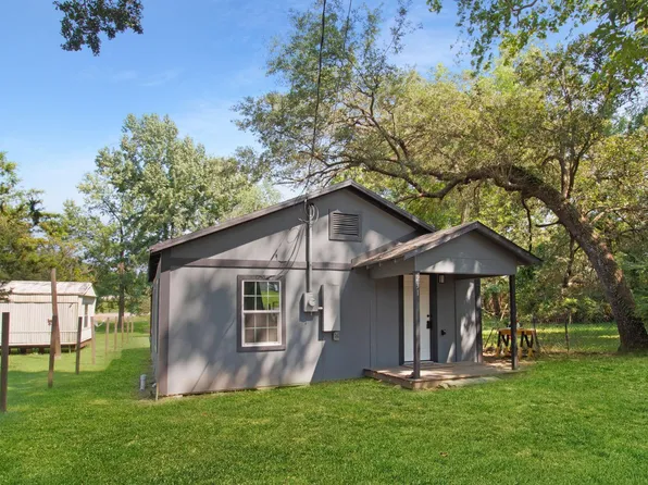 231 Page Ave, Shepherd, TX 77371