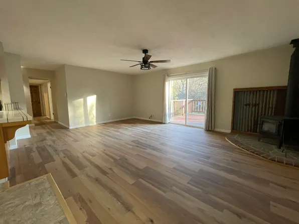 (undisclosed Address), Oakhurst, CA 93644