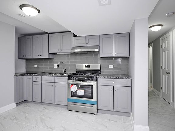 5th image of 6322 N Francisco Ave #G