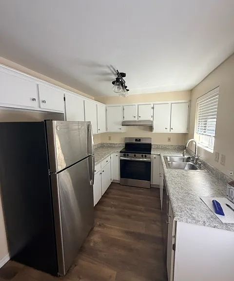 2130 NW North Hill Dr #C — Photo 3