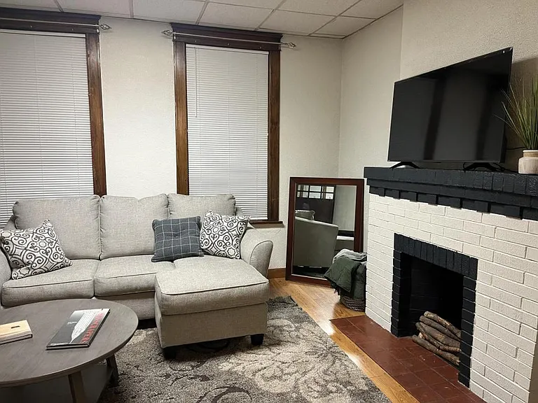 736 Dover Pl #1F — Photo 6