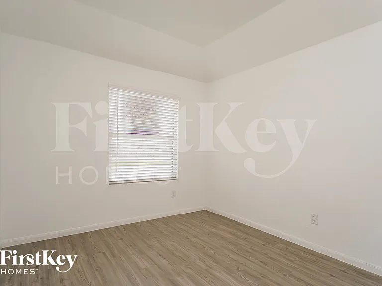 1260 Treehouse Ln — Photo 13