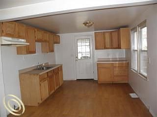 5th image of 9515 Bonnie Briar Dr