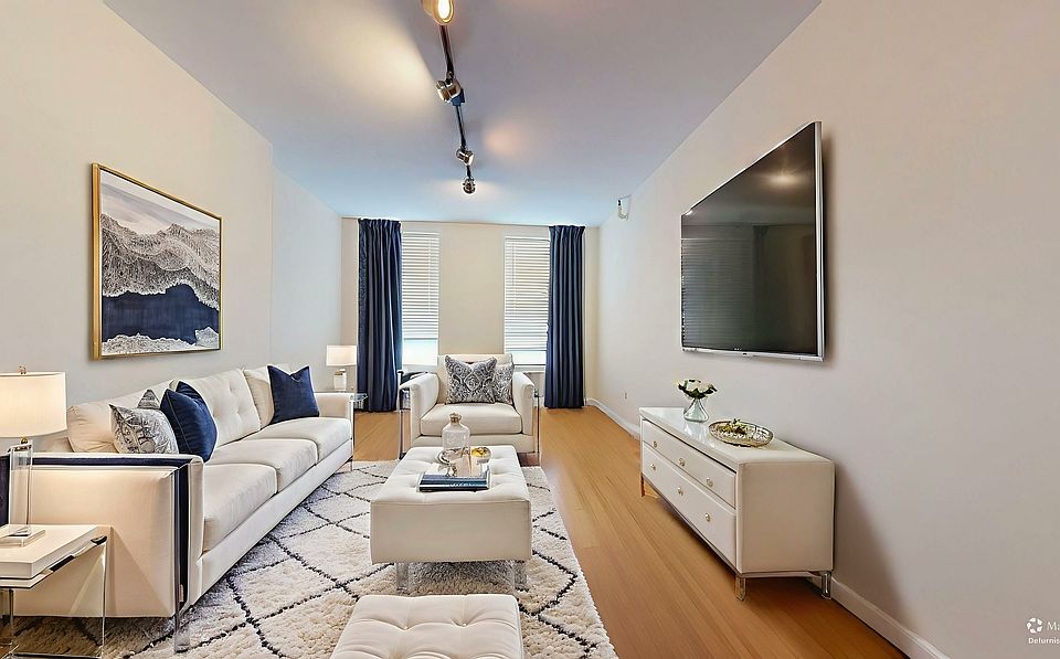 1st image of 4544 Vernon Blvd APT 3